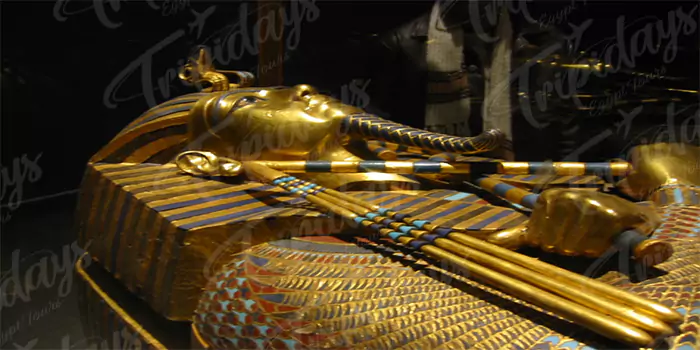 king tutankhamun mummy.webp