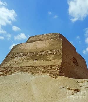 pyramid of meidum 