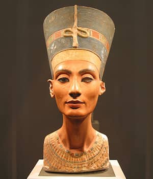 the ancient egyptian queen nefertiti
